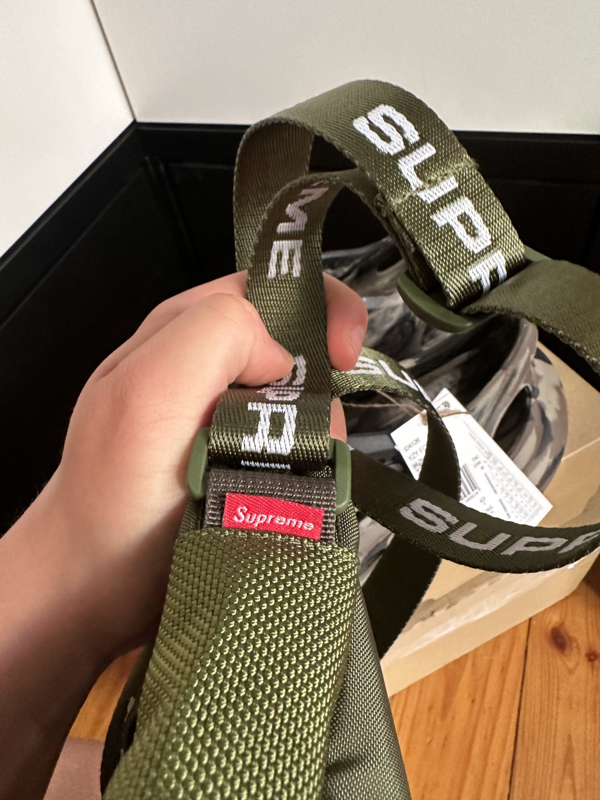 Supreme Shoulder Bag (FW22) Olive